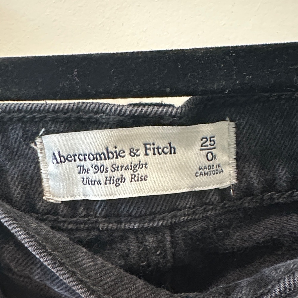 Abercrombie & Fitch Black High Rise Jeans - Picture 2 of 2